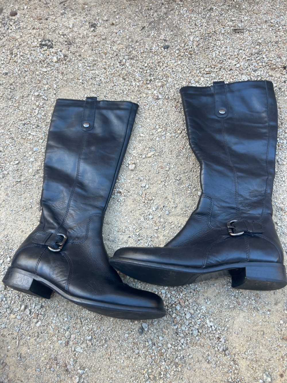 La CANADIENNE Black Leather Mid-Calf Heeled Riding Boots